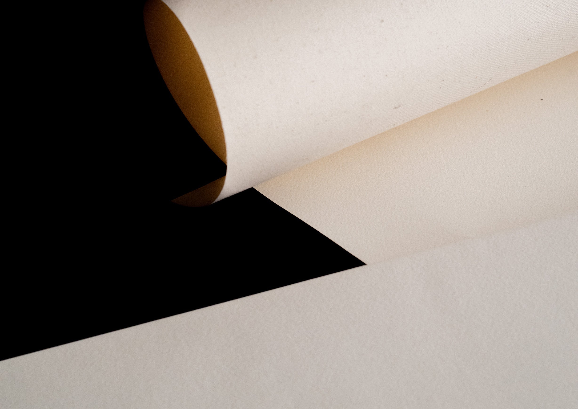 Close up of Belle Arti Fabriano Cotton Canvas roll & corner of pre stretched